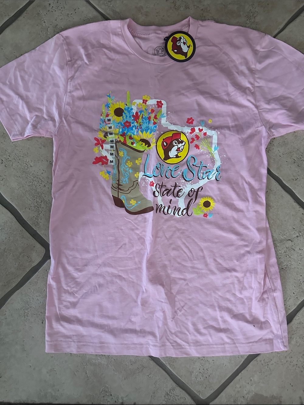Buc-ee's Pink "Lone Star State of Mind" Short Sleeve Tee woman’s size medium NWT